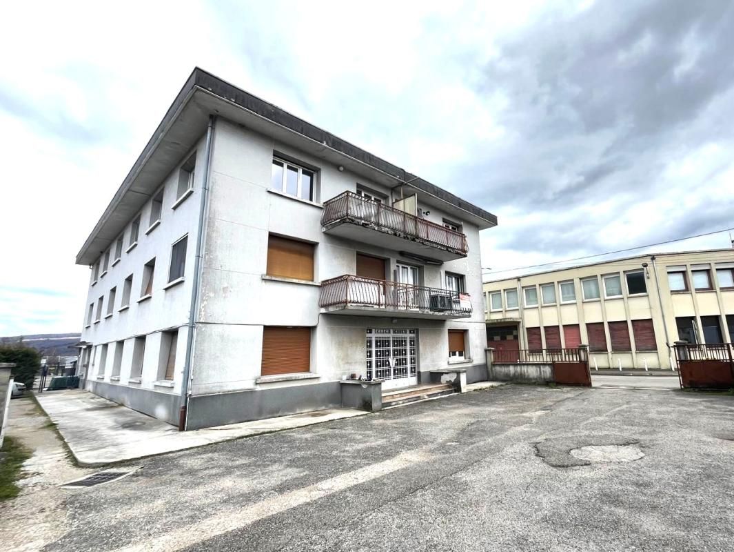 OYONNAX Appartement de 140 m² avec Balcon et Parking  -  Dernier Étage 4