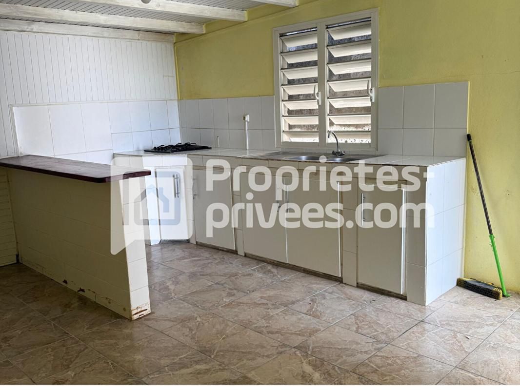 BAIE-MAHAULT Maison individuelle 4 pièce(s) à rénover, Baie-Mahault 3