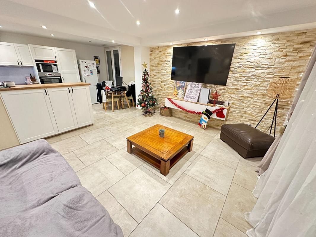 CHATEAUNEUF-LES-MARTIGUES Exclusivité Maison rénovée de plain-pied à Châteauneuf-lès-Martigues 2