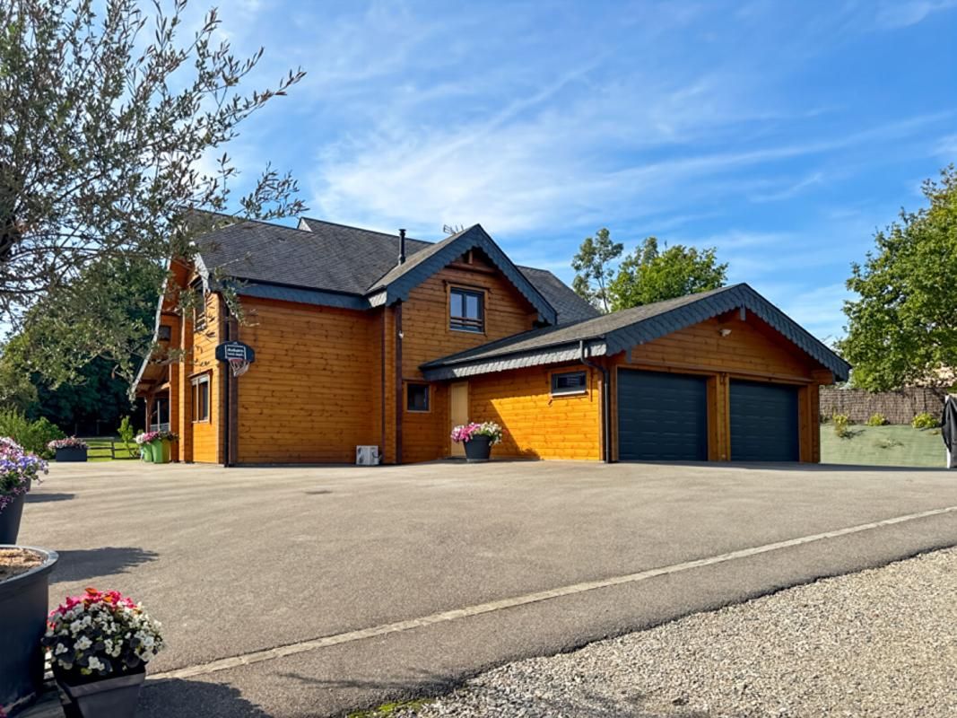 SOUVIGNE-SUR-SARTHE Chalet Finlandais Souvigne Sur Sarthe 7 pièce(s) 150 m2 4