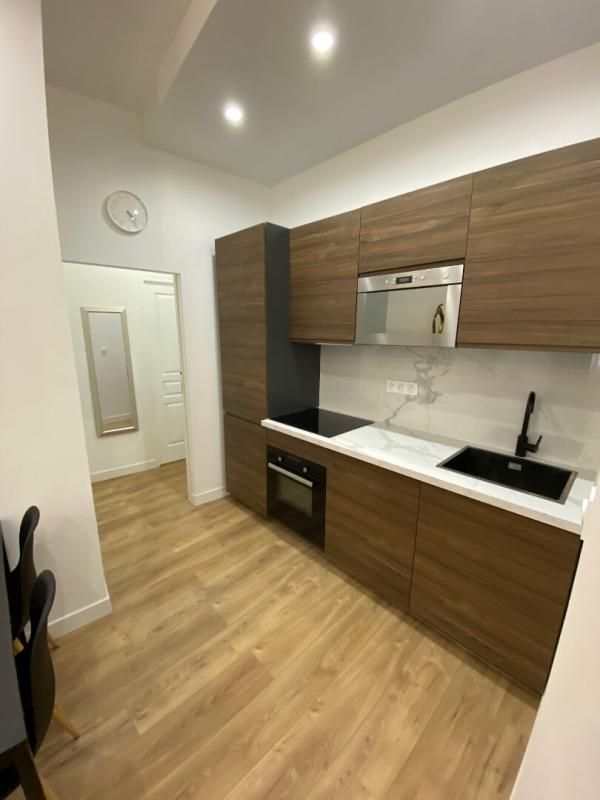 NIMES 30.GARD/NIMES. Les jardins de la Fontaine.Magnifique appartement T3 entièrement rénové 3