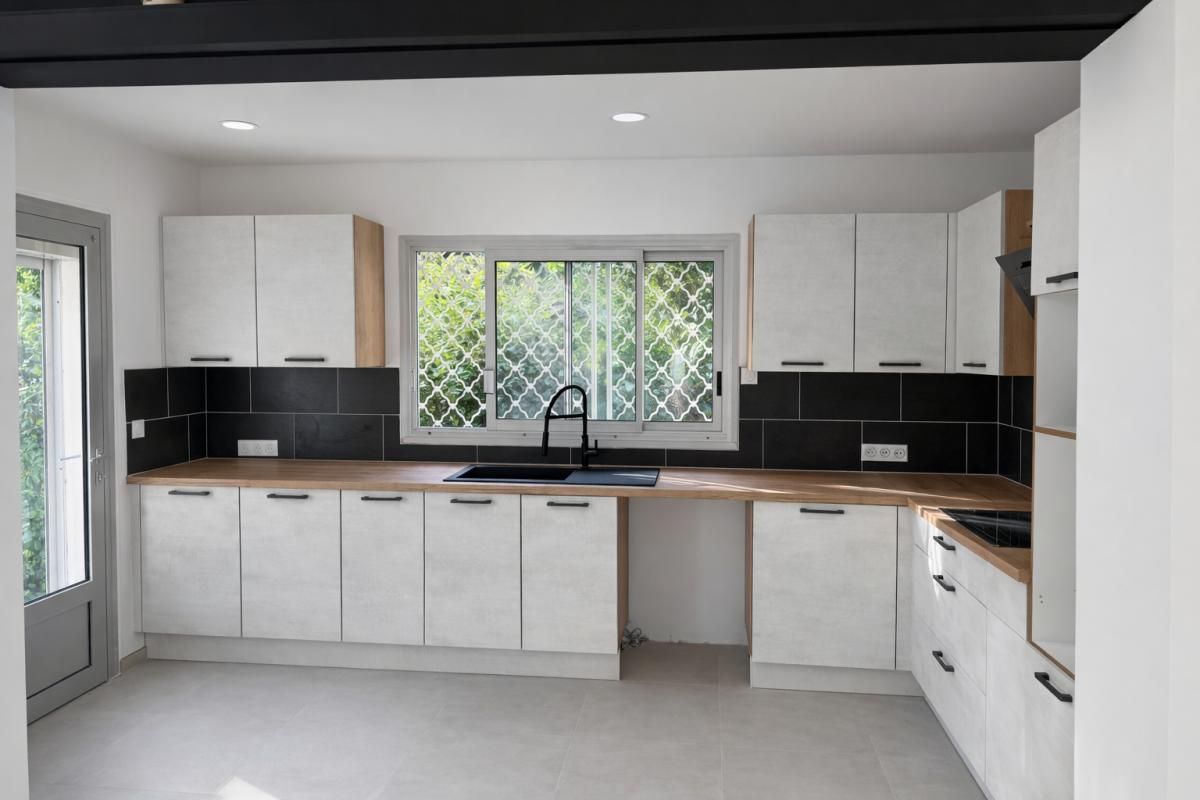 MARSEILLE-12E-ARRONDISSEMENT MAISON DE CARACTÈRE ENTIÈREMENT RÉNOVÉE (2024) 12E MARSEILLE 12E ? 122 m² ? 4 CHAMBRES ? JARDIN ? CALME ABSOLU 2