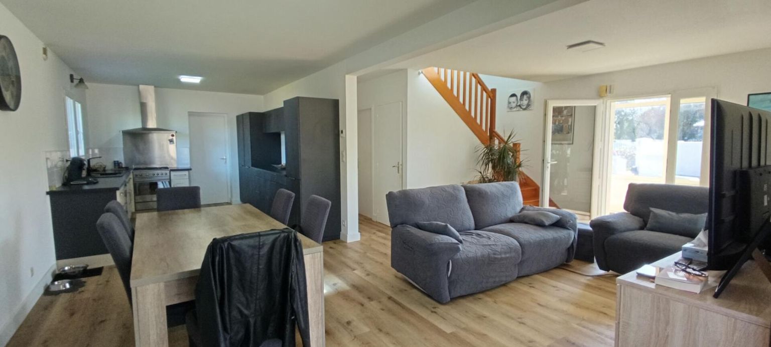 PLOUGUERNEAU Maison Plouguerneau 5 pièce(s) 135 m2 proche plages 2