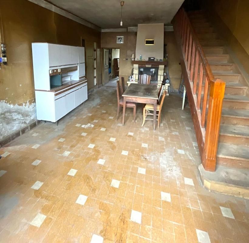 VOSBLES Maison à rénover sur pratiquement un hectare 2