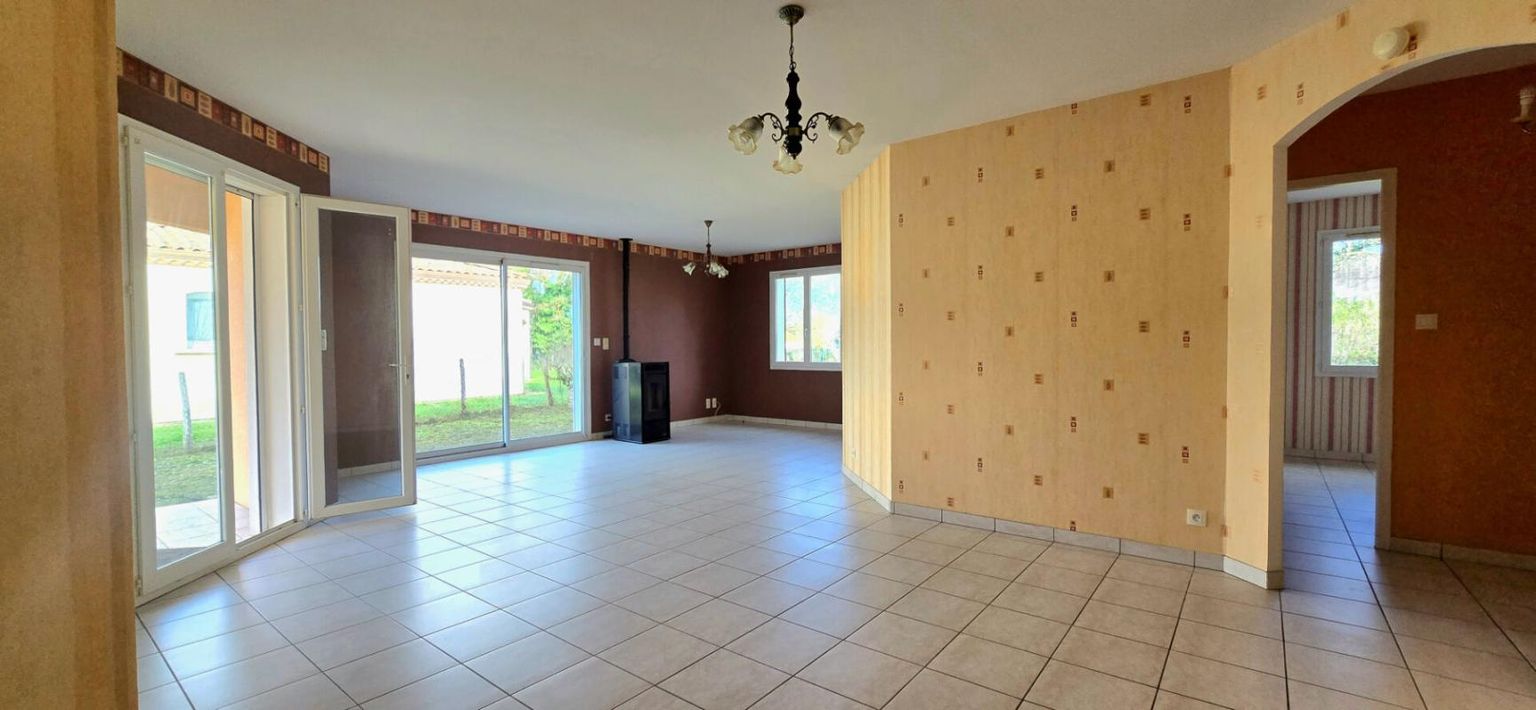 MONTPON-MENESTEROL Maison  avec garage proche des commodites 2