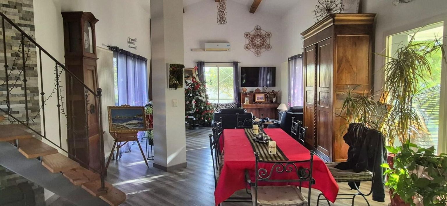 PAULHAN Maison Paulhan 5 pièce(s) 144 m2 2