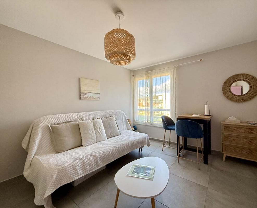 BORMES-LES-MIMOSAS Studio rénové au coeur de la Favière - BORMES-LES-MIMOSAS 2