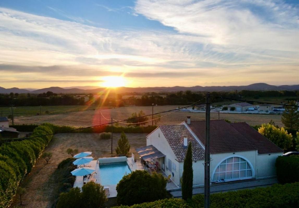 Maison de charme à Barjac - grand terrain, piscine et vue magique sur les Cévennes !
