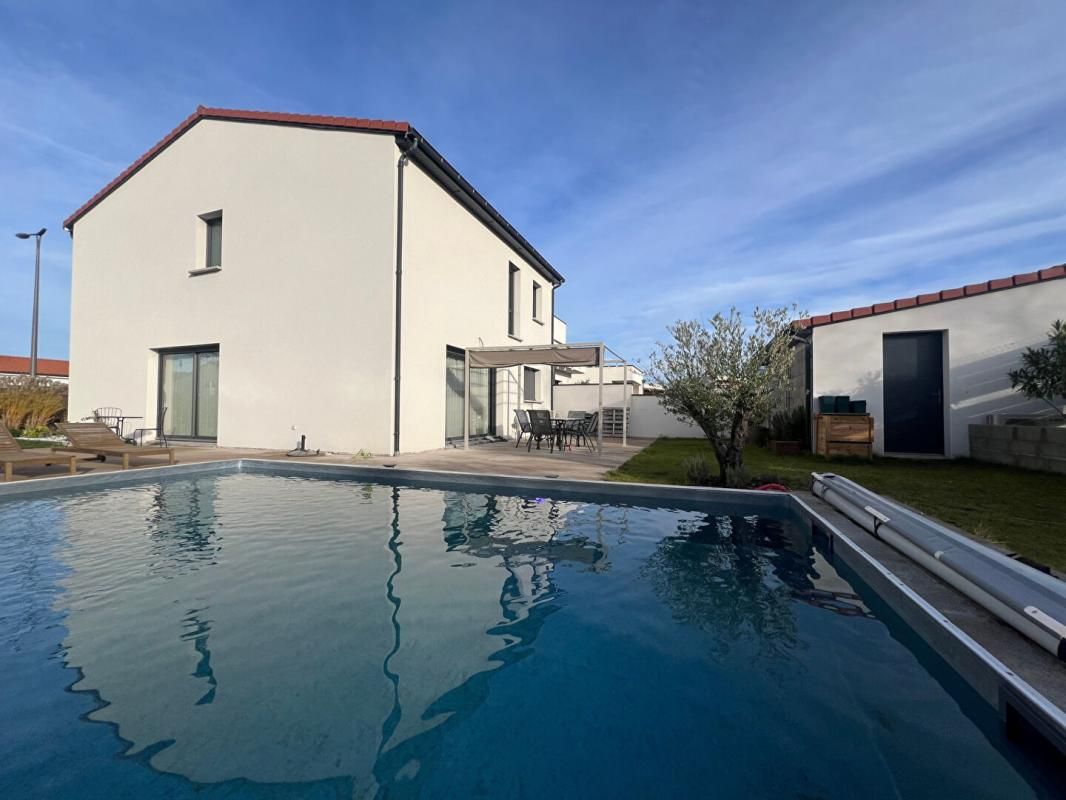 CEBAZAT Maison avec piscine 1