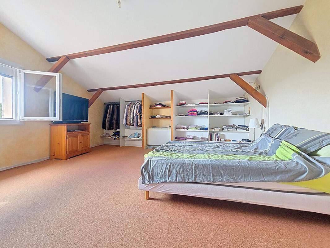 CODOLET Maison  8 pièce(s) 210 m2 4