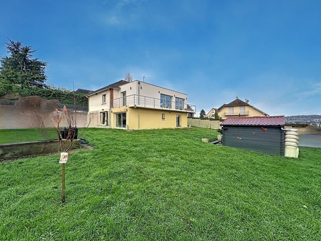 DEAUVILLE Maison de ville, de plain pied avec appartement en sous-sol proche commerces 2