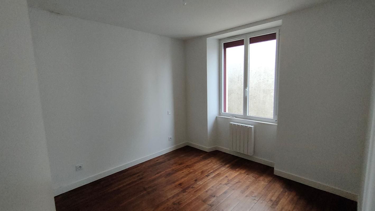 LA VERRIE Maison La Verrie 4 pièces 65 m2 3