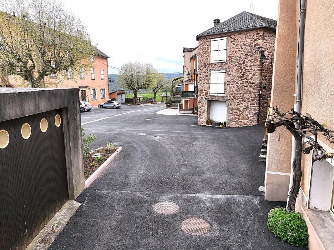 SAINT-AFFRIQUE Maison 6 pièces type 4 de 110 m2 + maison de 70m2 en R+1 4