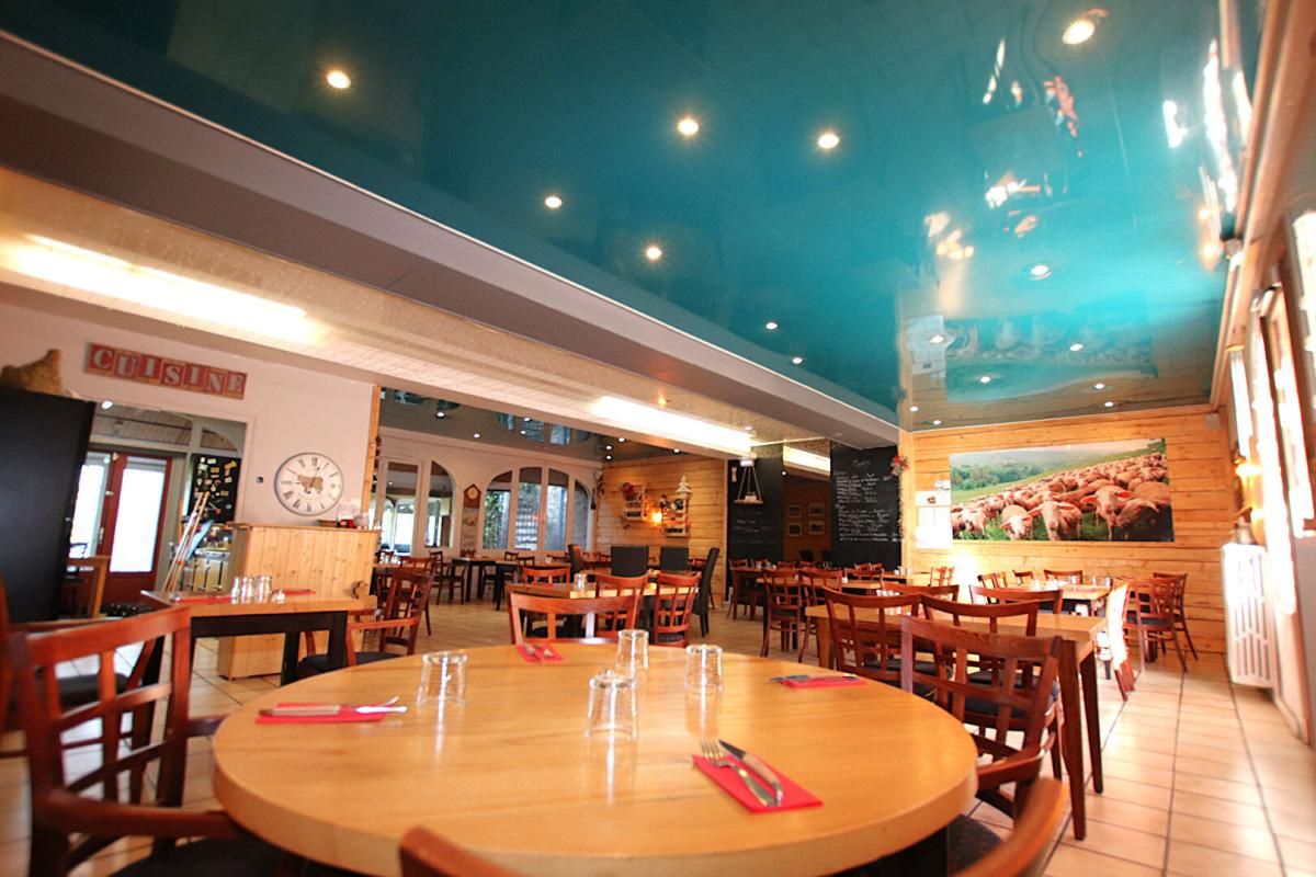 SEVERAC-LE-CHATEAU Murs er Fonds Hotel-Restaurant 40 pièces de 1300 m2 4