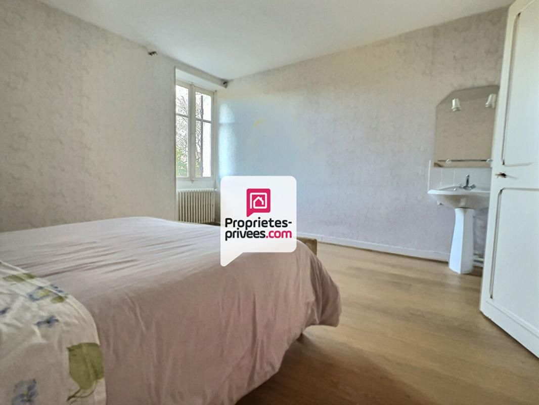 CHATEAU-L'EVEQUE Maison T6 d'env. 163m² avec 4 ch. avec jardin au calme sur CHATEAU-L'EVEQUE (24460) 4