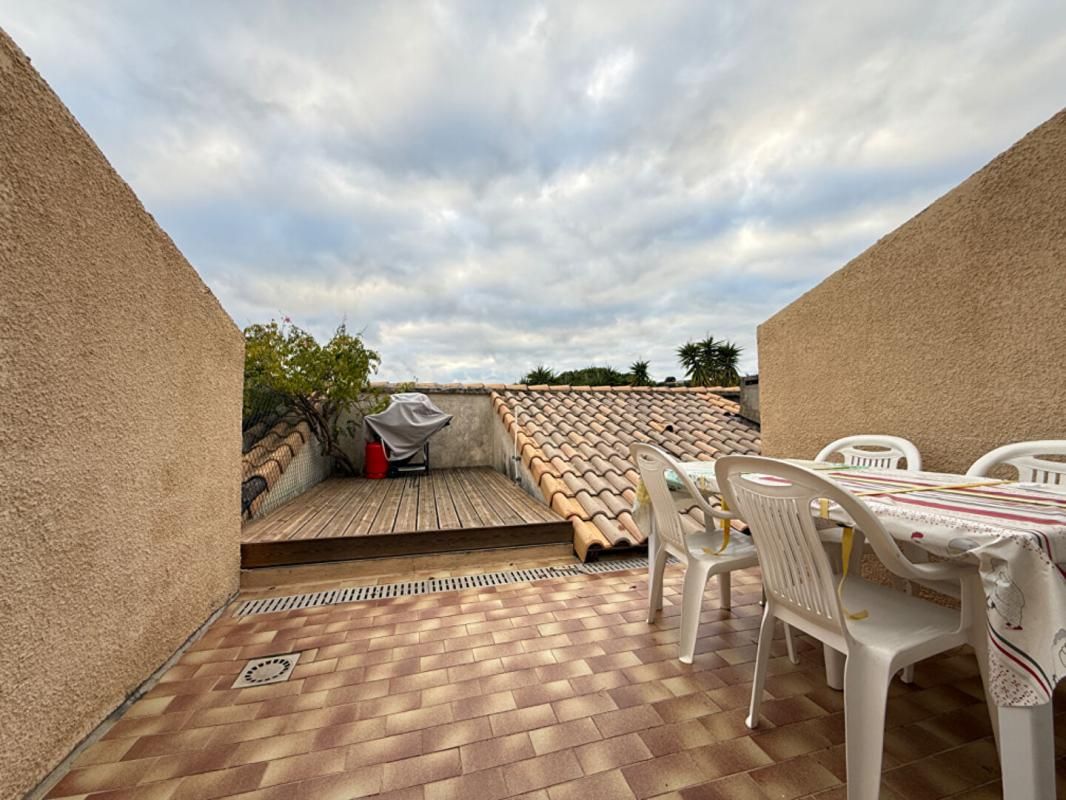 BORMES-LES-MIMOSAS Mazet T2 mezzanine avec terrasses et vue collines ? Bormes-les-Mimosas 2