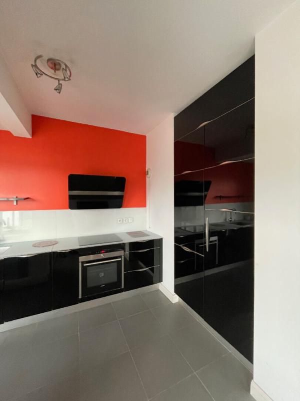 BORDEAUX EXCLUSIVITÉ BEL APPARTEMENT TRAVERSANT, T4, LOGGIA, PARKING COUVERT, CAVE 4