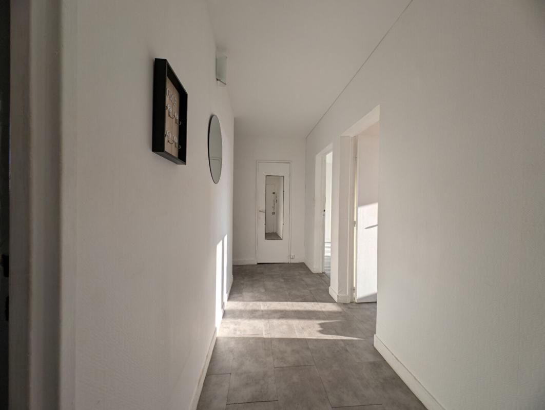 DREUX Lumineux, spacieux, sans vis-à-vis : votre futur appartement T5 à Dreux 4