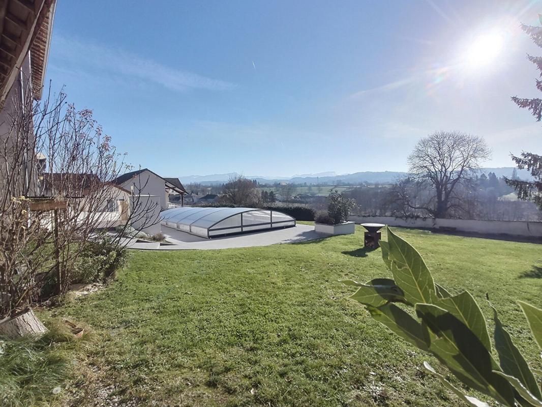 FITILIEU Ancienne ferme rénové de 1780 368m2 au total 180m2 2