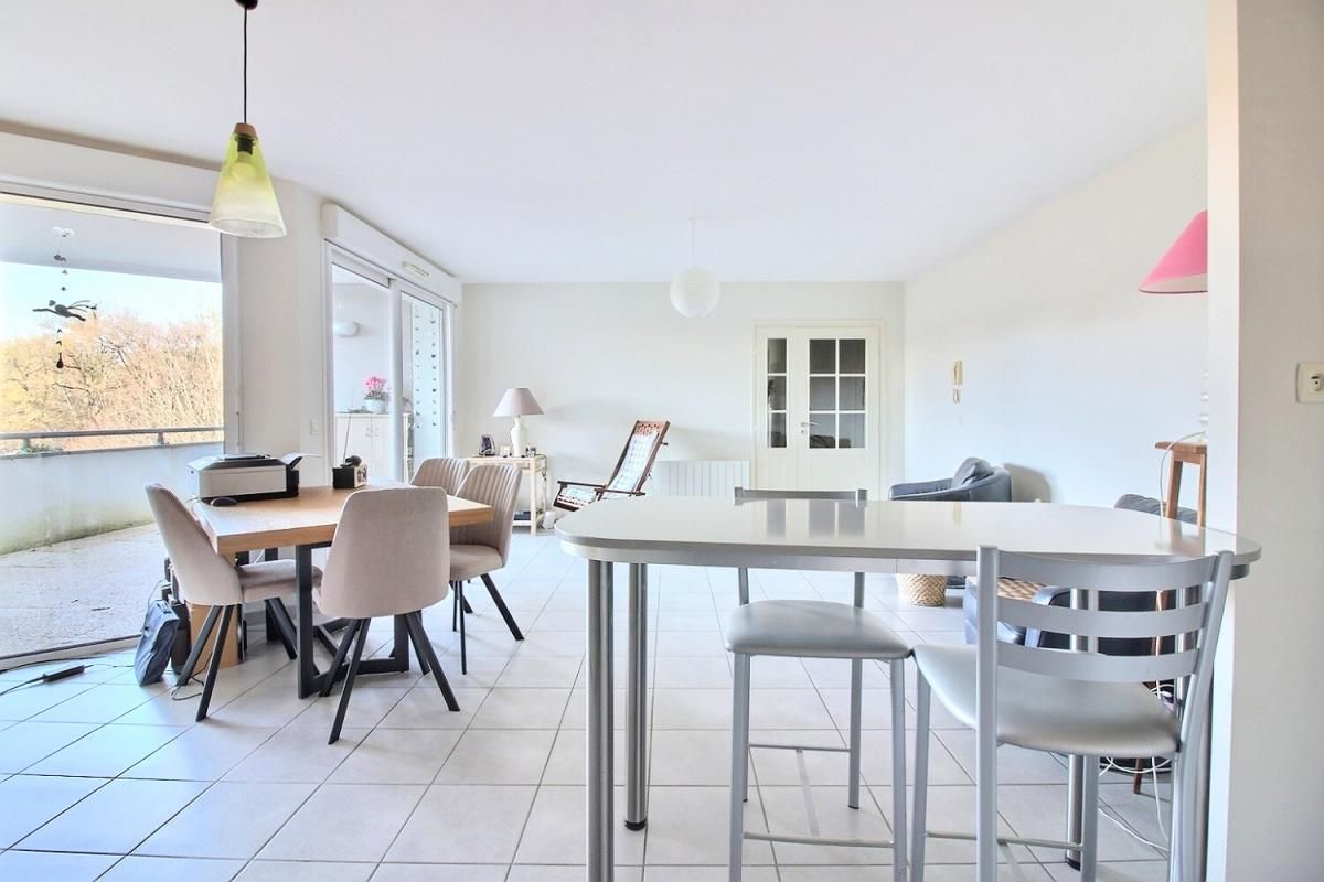 BRIVE-LA-GAILLARDE Exclusivité - BRIVE Secteur Hopital : Apt T3 de 64m² rénové avec TERRASSE de 22m², GARAGE et parking dans Résidence récente avec PISCINE 3