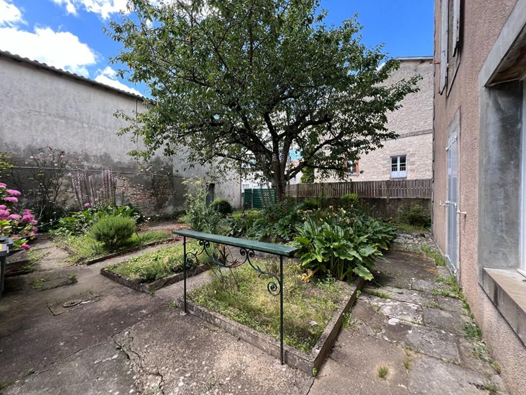 SAINT-MAIXENT-L'ECOLE Maison St Maixent L Ecole 8 pièce(s) 155 m2 3