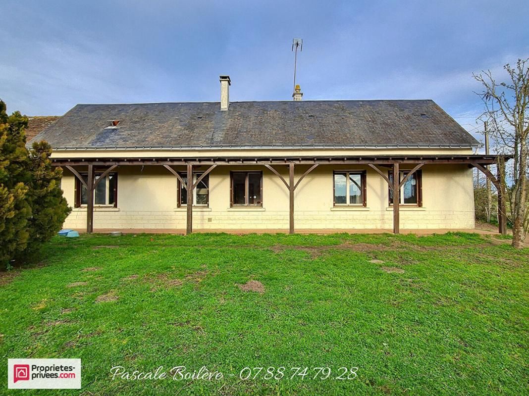 Longère 167 m² , 6 chambres  - Mouliherne (49390)