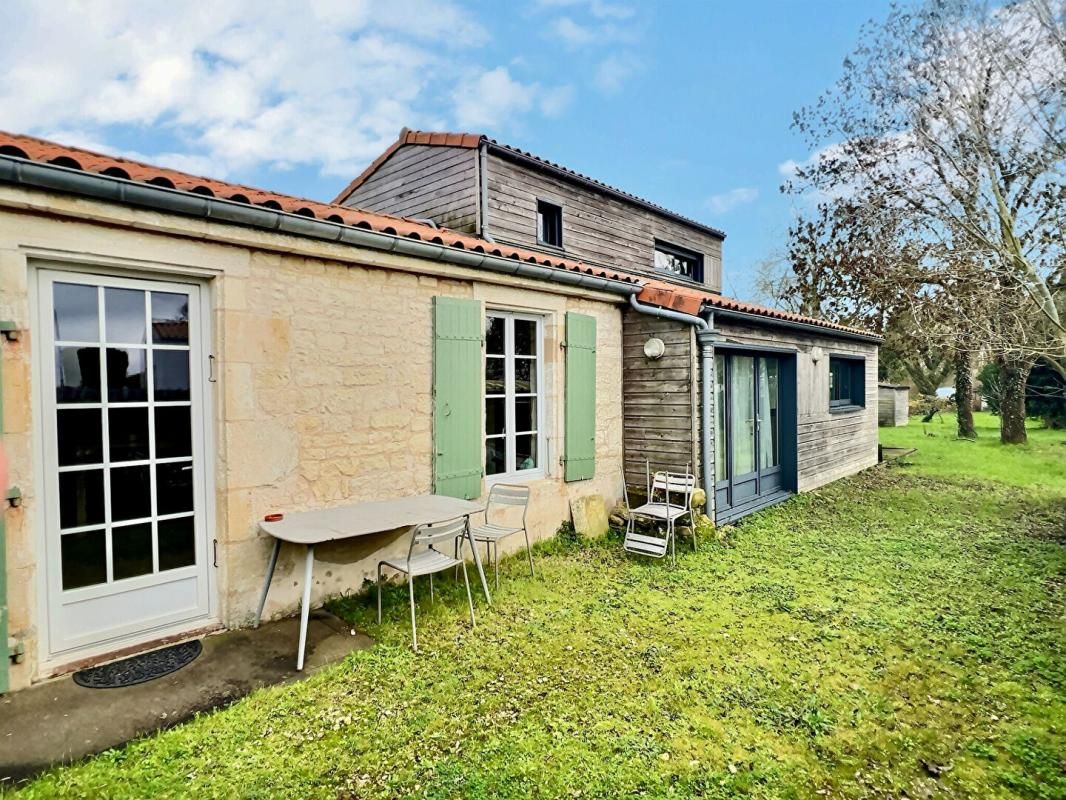 AIGREFEUILLE-D'AUNIS Maison Aigrefeuille D Aunis 6 pièce(s) 150 m2 4