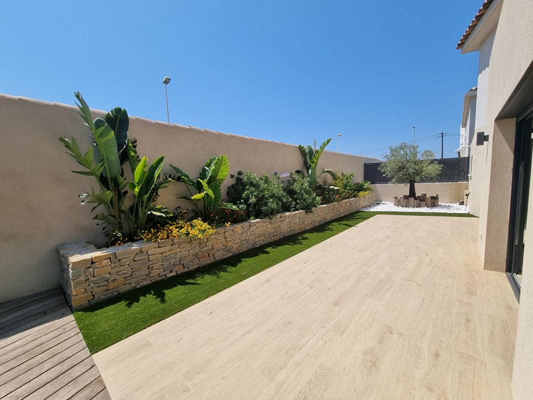 SAINT-CYR-SUR-MER Maison neuve T5 de 120m² avec piscine et garage 4