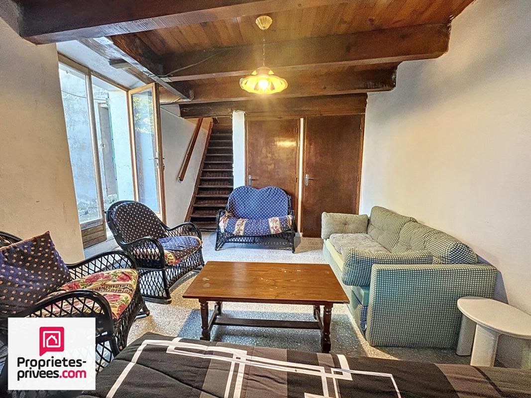 RIANS Maison de village traversante avec terrasse caves 4