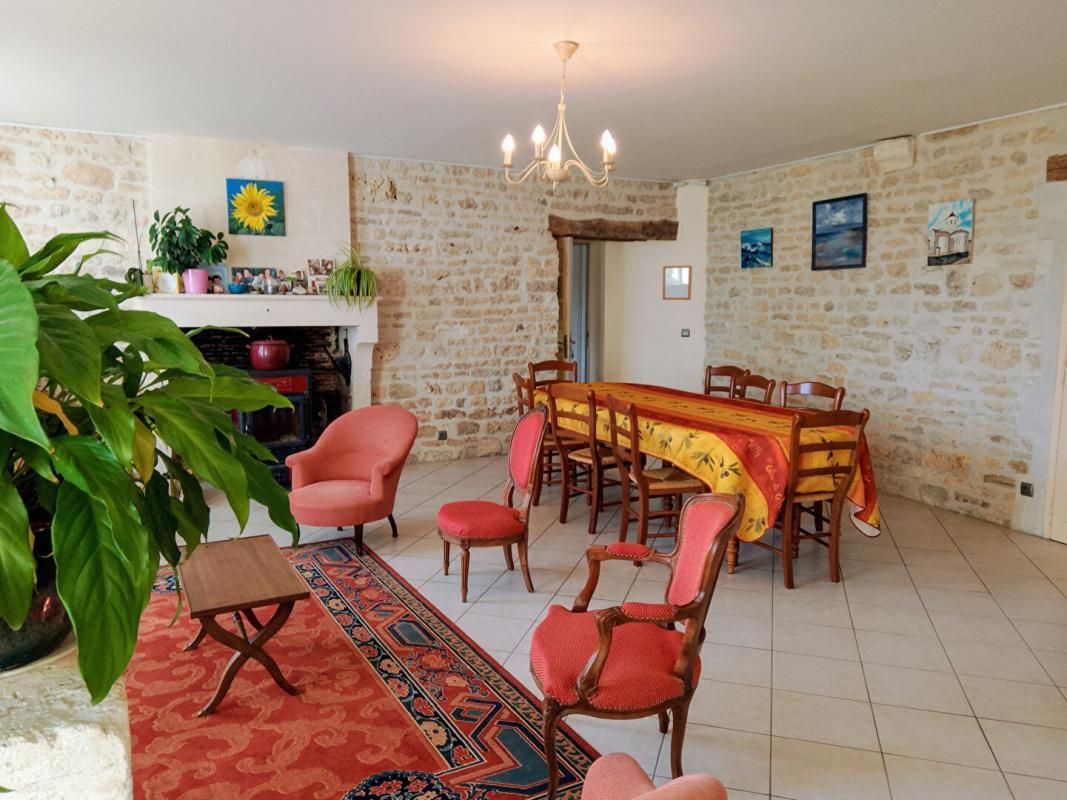 ROUILLAC Maison Charentaise de caractère Rouillac 13 pièce(s) 314 m2 3