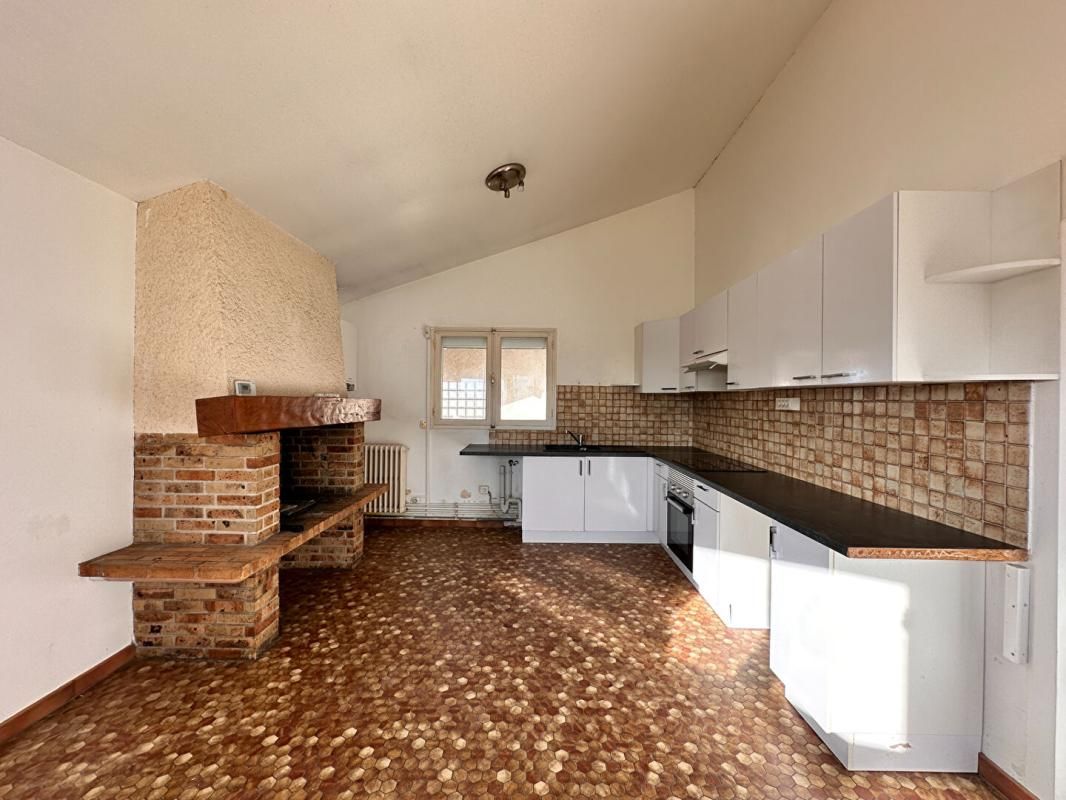 AGEN Appartement  3 pièce(s) 111.12 m2 4