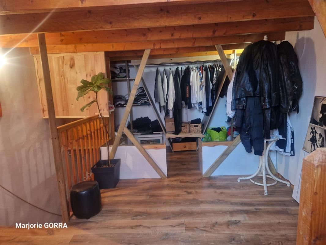 NANS-LES-PINS NANS LES PINS MAISON DE VILLAGE T3 3