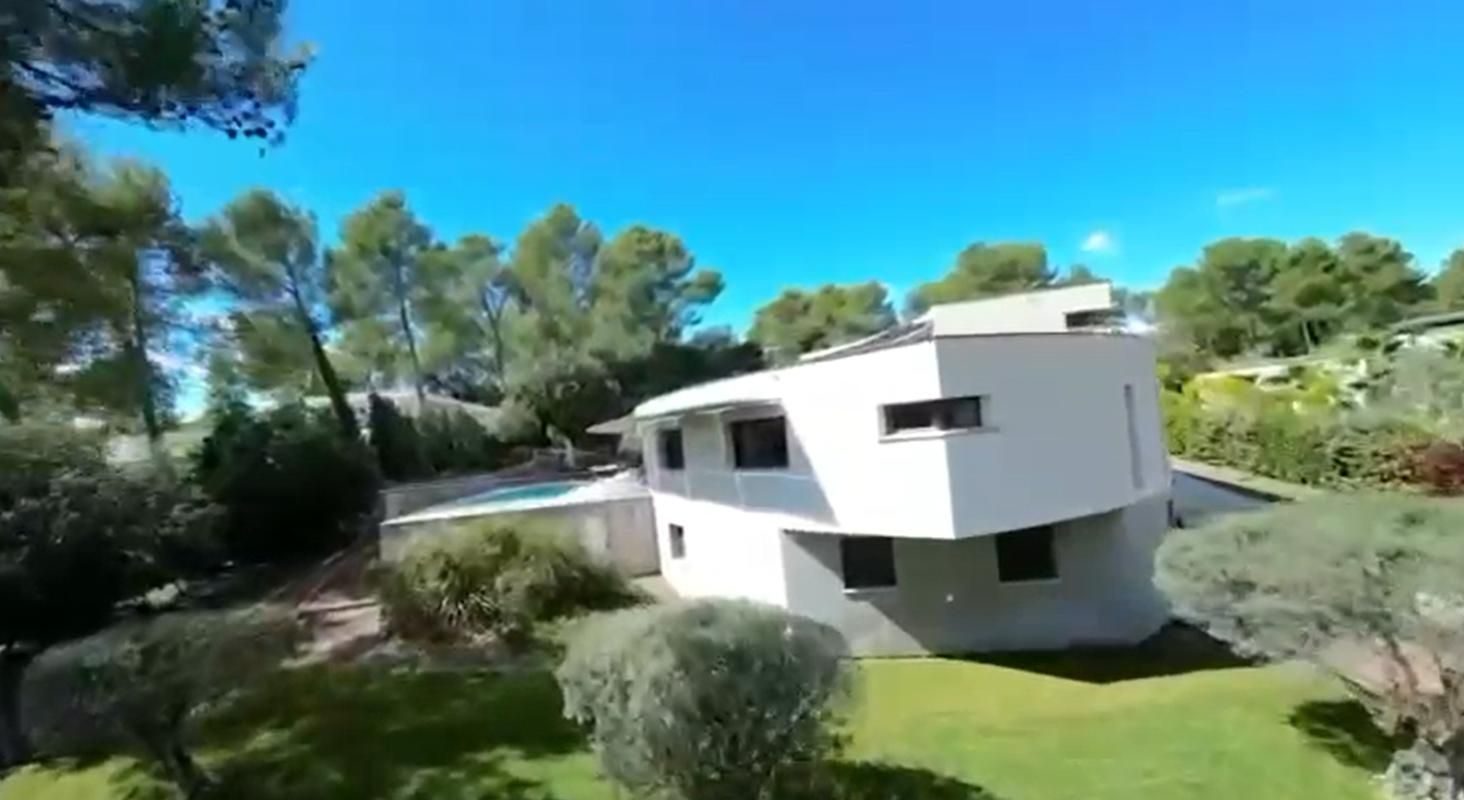 SAINT-GELY-DU-FESC Villa contemporaine de 11 pièce(s) 394 m2 environ sur 2770 m² de terrain avec piscines 1