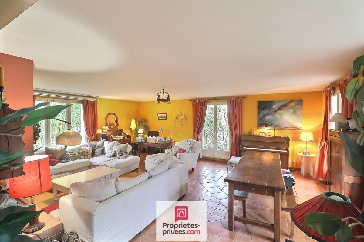 VAUREAL Maison Vaureal 8 pièce(s) 197.41 m2 4