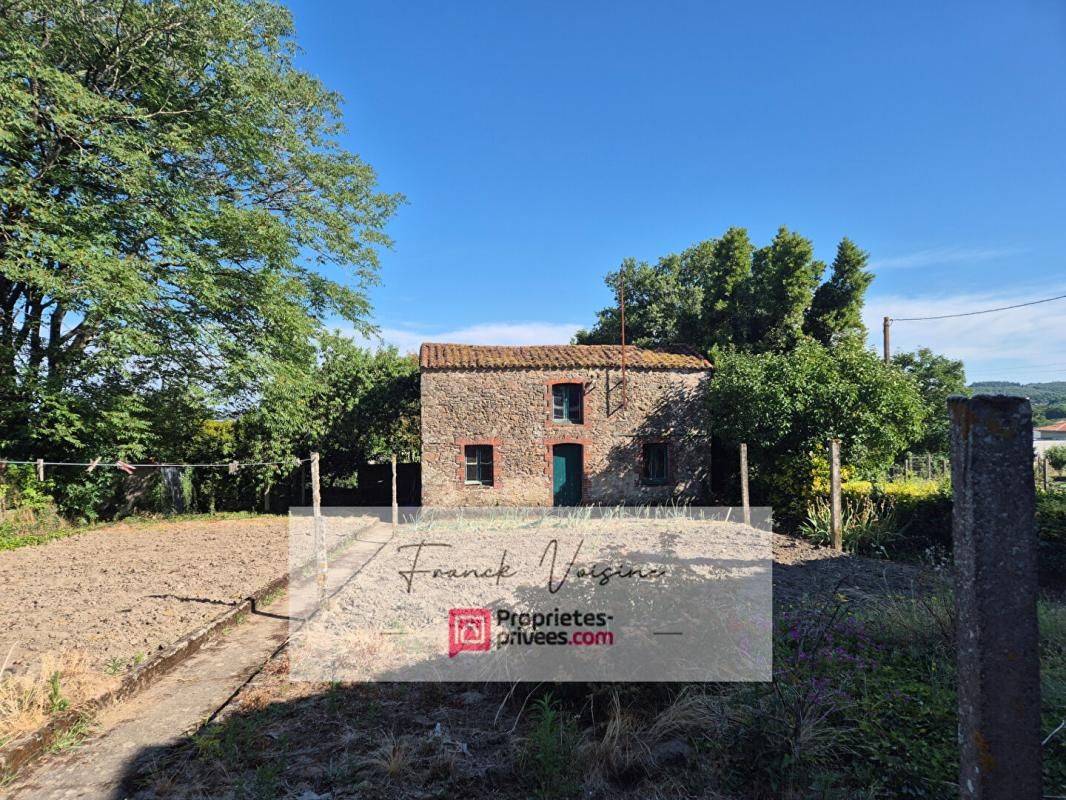 LES EPESSES A VENDRE aux Epesses, Maison de 72 m2 à rénover entièrement avec 1 chambre sur une parcelle de 240 m2 env 1