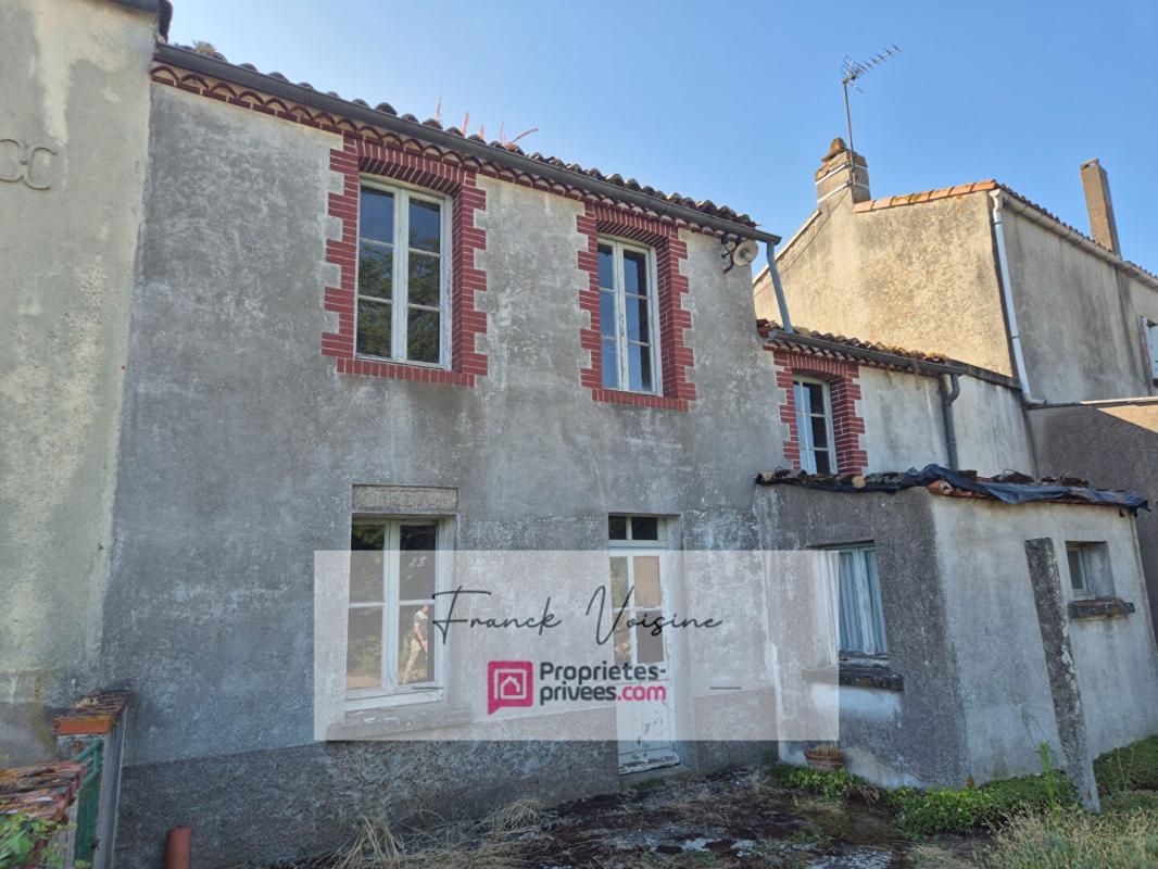 LES EPESSES A VENDRE aux Epesses, Maison de 72 m2 à rénover entièrement avec 1 chambre sur une parcelle de 240 m2 env 2