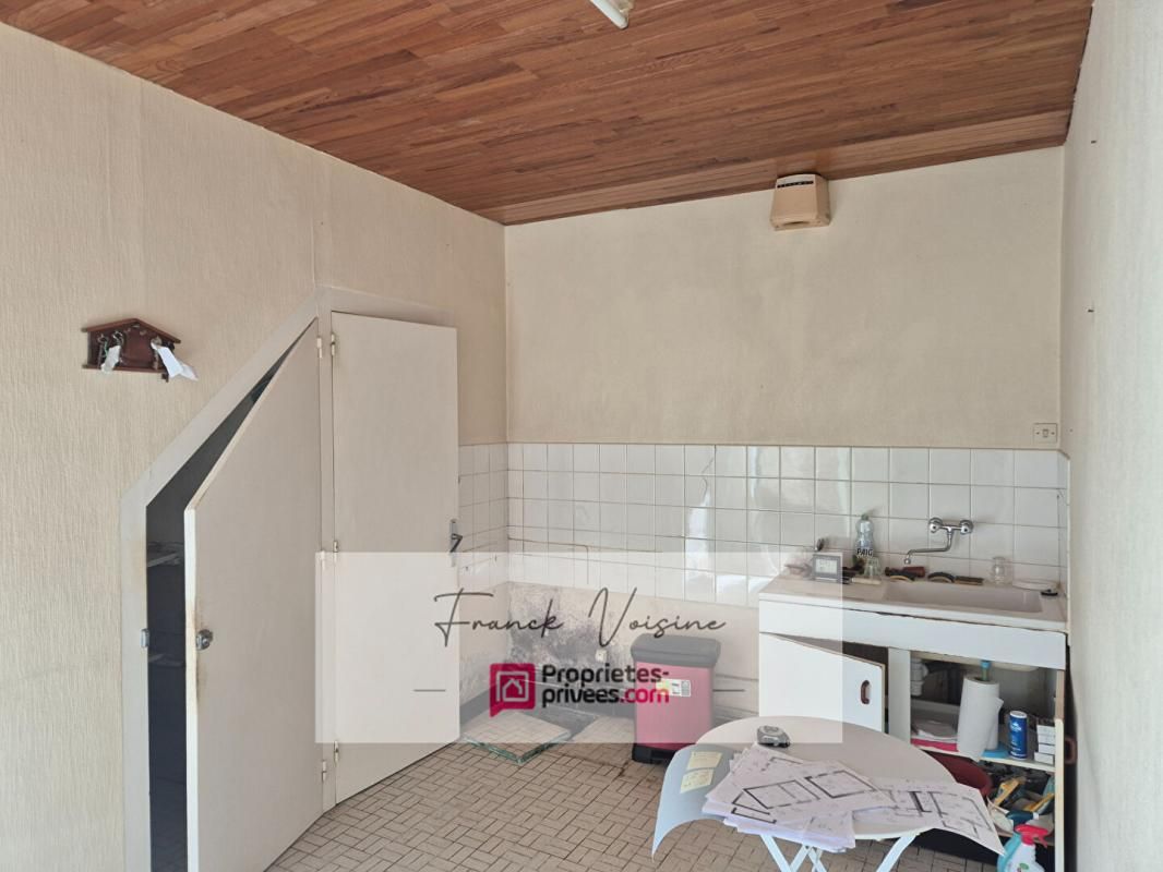LES EPESSES A VENDRE aux Epesses, Maison à rénover de 56 m2 env avec 2 chambres sur une parcelle de 310 m2 env 3