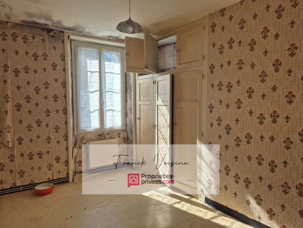 LES EPESSES A VENDRE aux Epesses, Maison à rénover de 56 m2 env avec 2 chambres sur une parcelle de 310 m2 env 4