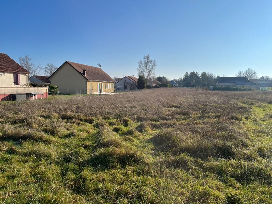 LES GRANDES-CHAPELLES Terrain Viabilisé 1700 m2, Les Grandes Chapelles 2