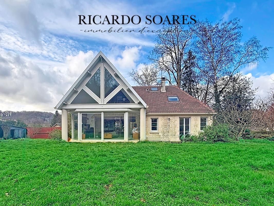 60940 ANGICOURT - MAISON D'ARCHITECTE 180 m² / GRAND SÉJOUR / 5 CHAMBRES / SOUS-SOL TOTAL / TERRAIN ARBORÉ 15 000 m²