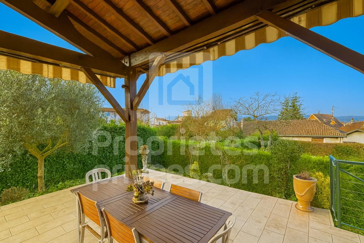 Maison familiale de 203m² avec grand terrain, sous sol, proche tennis