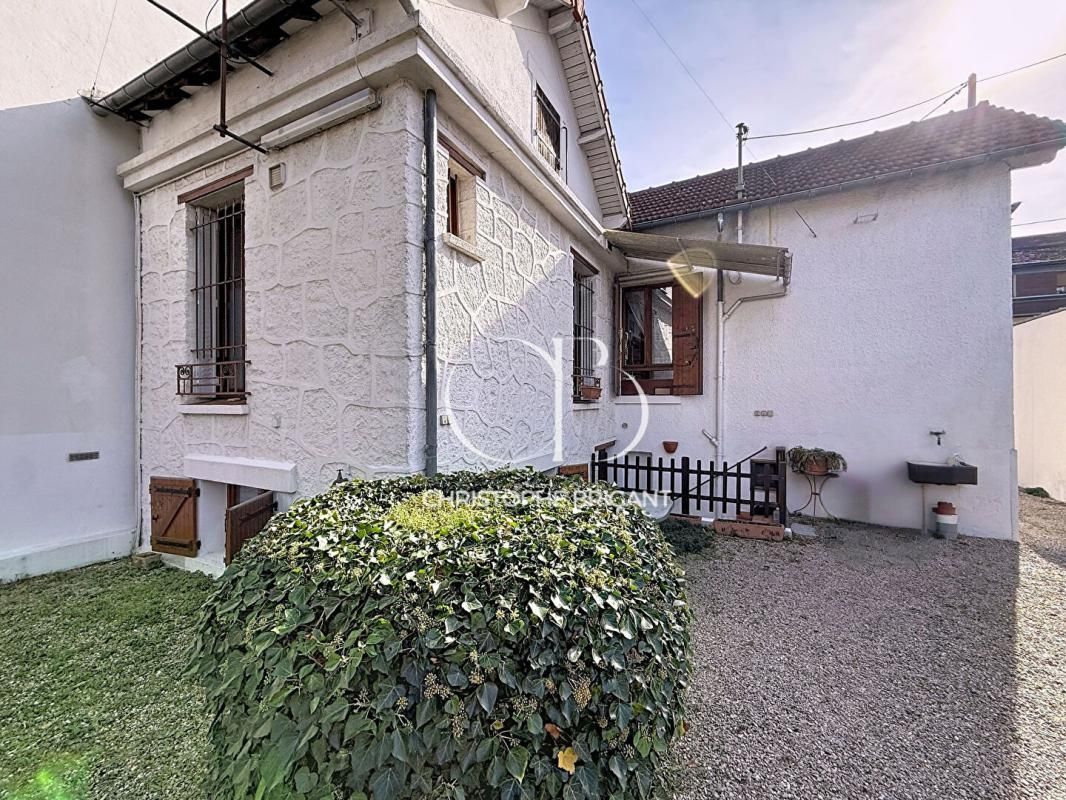 VILLEJUIF Maison Villejuif 4 pièce(s) 70 m2 AVEC JARDIN ET DEPENDANCE 2
