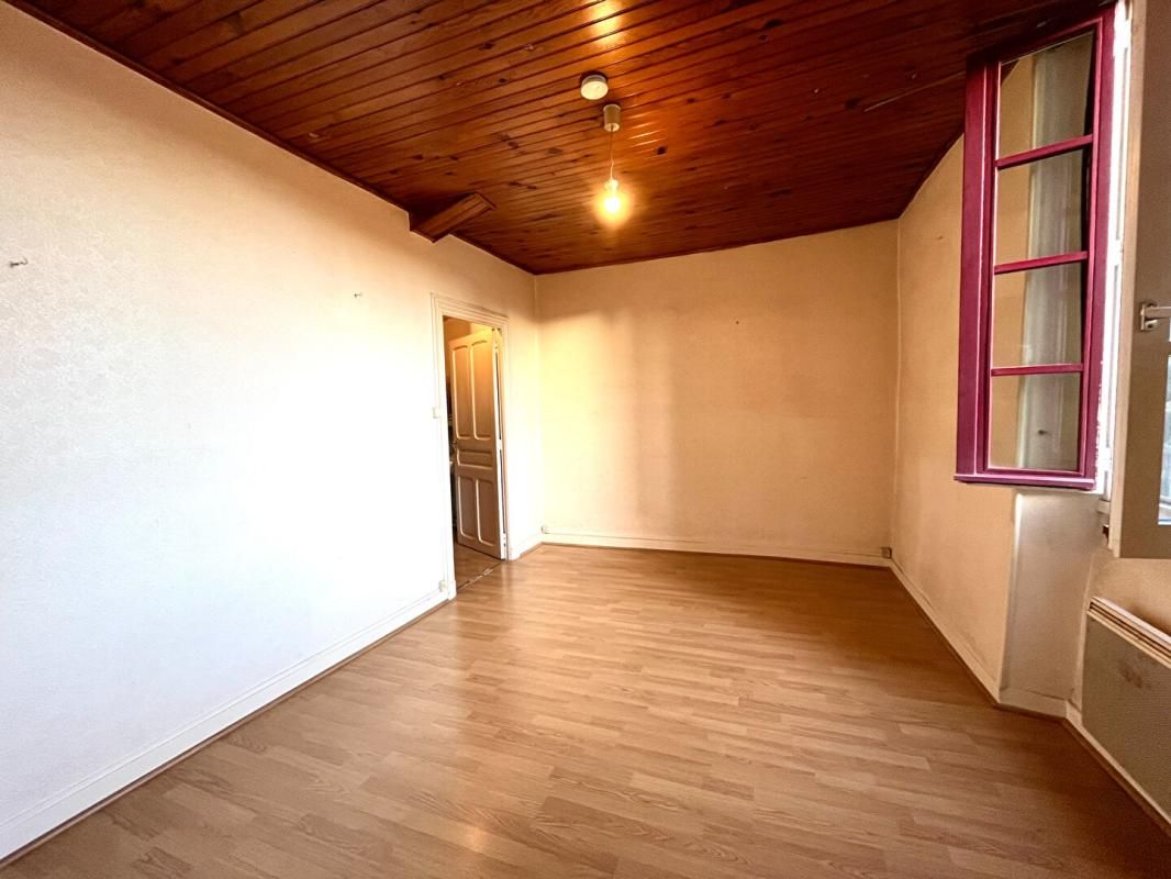 CLERMONT-FERRAND Appartement Montferrand 2 pièces d'environ 40 m2 3