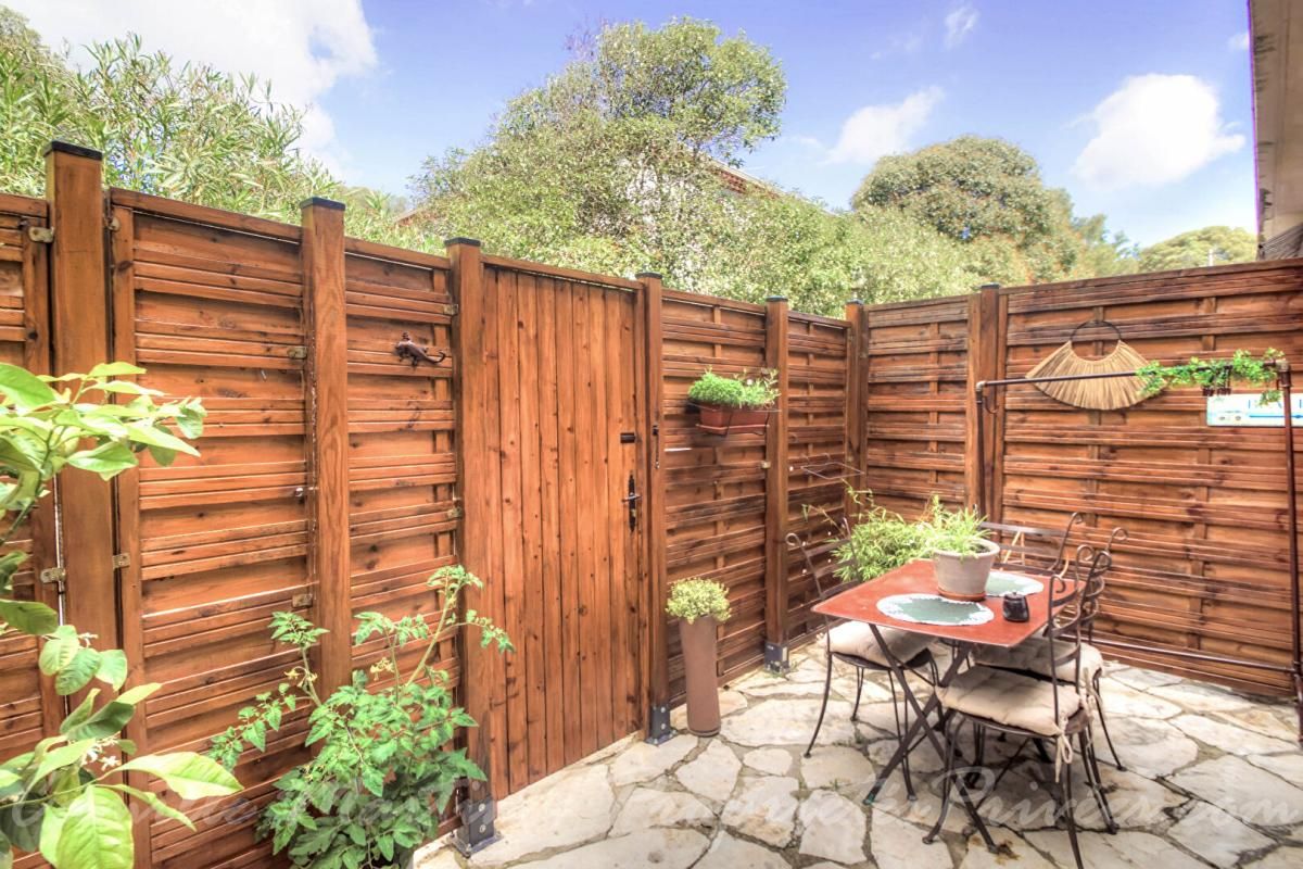 SAINT-RAPHAEL Appartement Saint Raphael 1 pièce(s) 28 m2 3