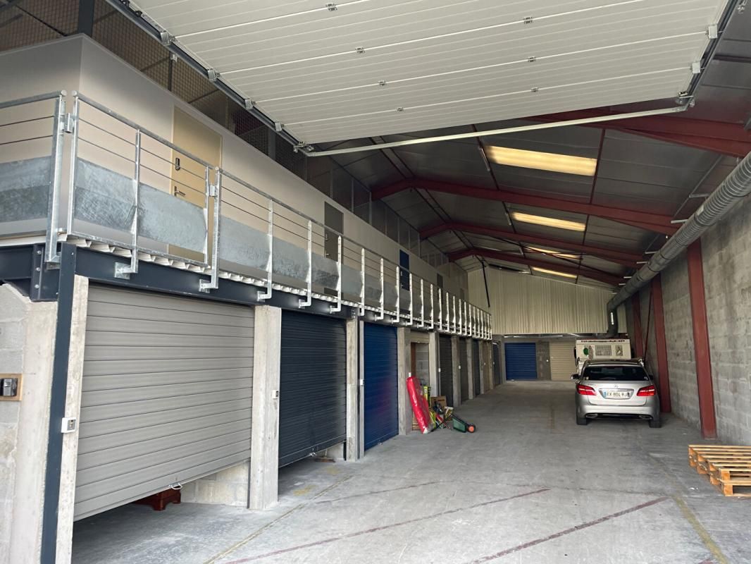 LA ROCHELLE LA ROCHELLE - Local d'activité 600 m² 2