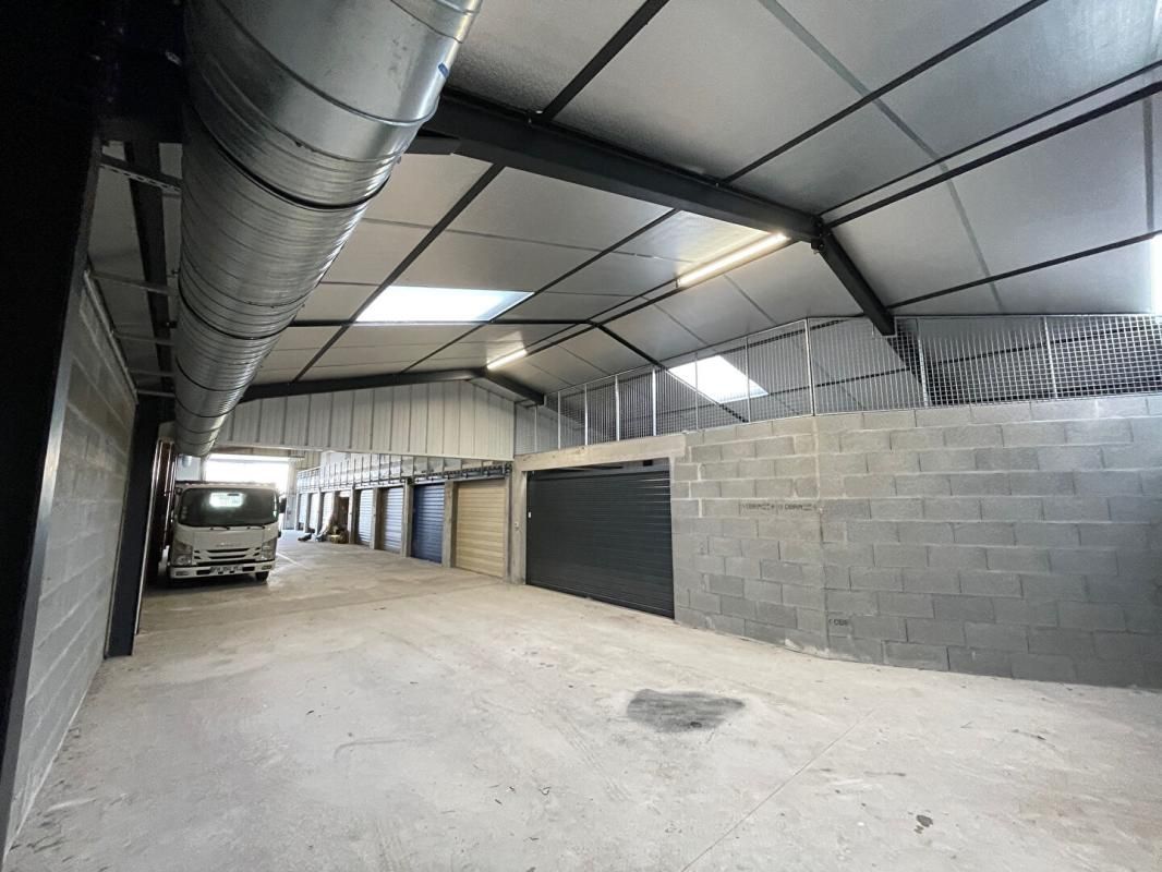 LA ROCHELLE LA ROCHELLE - Local d'activité 600 m² 3