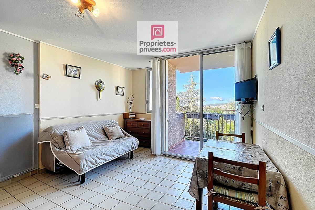 Studio meublé avec terrasse et garage en option