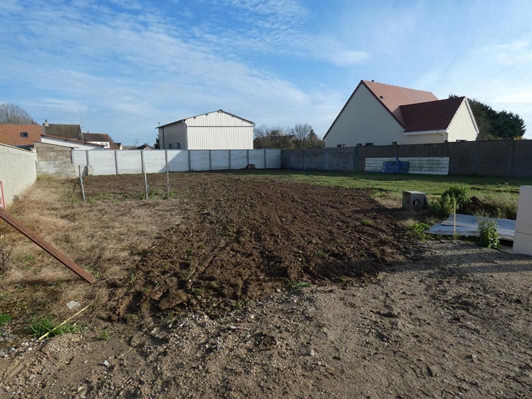 BUEIL Terrain constructible 564 m² 2