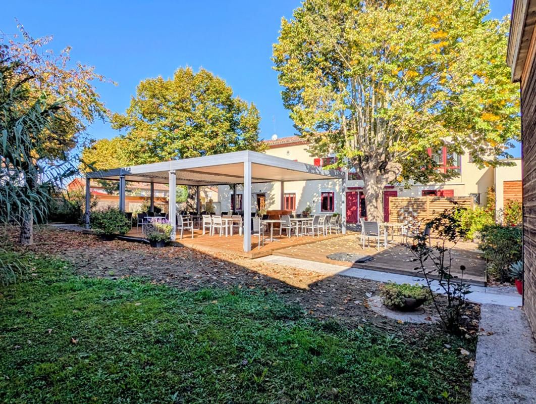 CAZERES Maison Cazeres 8 pièce(s) 238 m2 avec garage et jardin 3