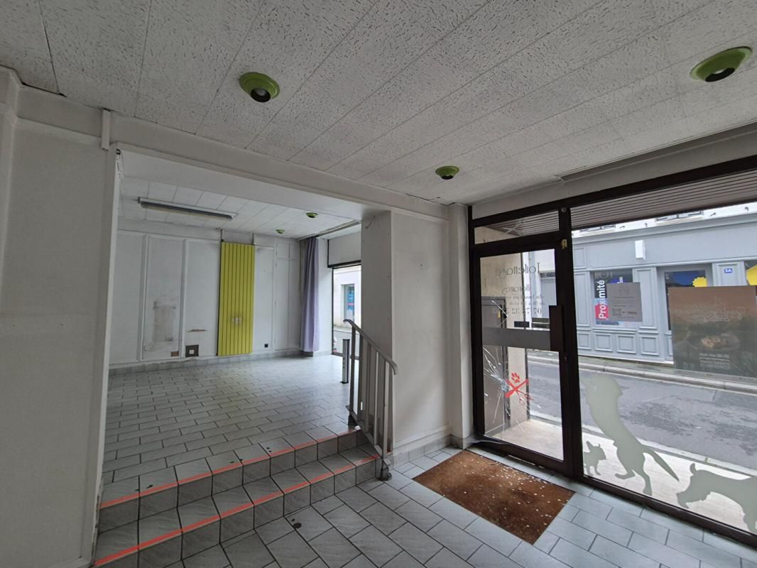 ROMORANTIN-LANTHENAY Ensemble immobilier 250 m² - Local commercial et deux logements - Hyper centre de Romorantin 3